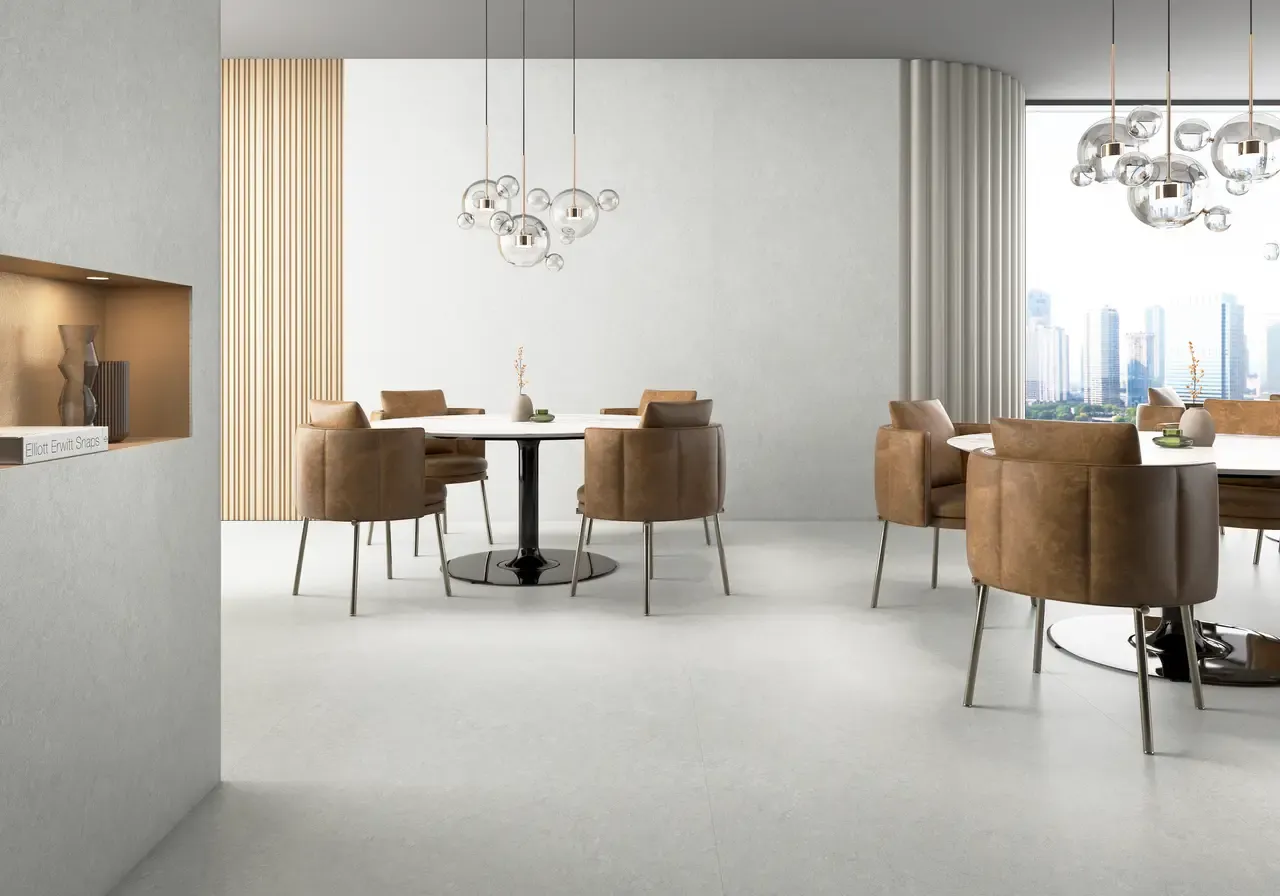 Ambiente real con porcelánico Arklam Bateig Blue 6 mm — proyecto de interiorismo
