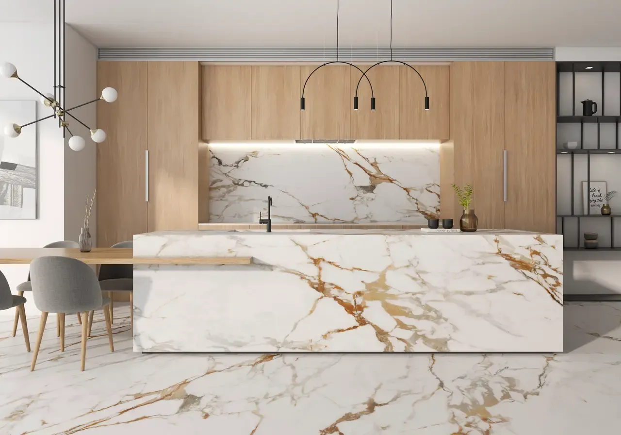 Ambiente real con porcelánico Arklam Calacatta Gold 6 mm — proyecto de interiorismo