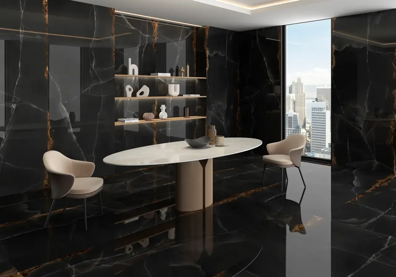 Ambiente real con porcelánico Arklam Onice Black 6 mm — proyecto de interiorismo