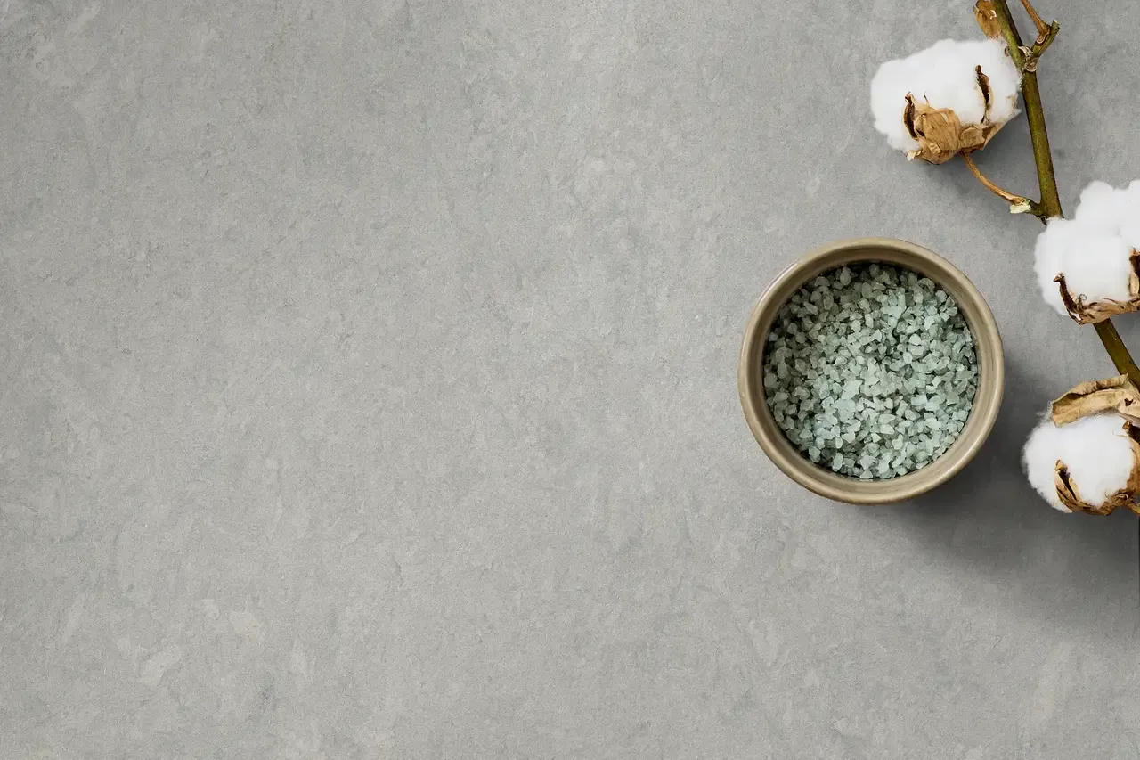 Ambiente real con porcelánico Arklam Bateig Blue 6 mm — proyecto de interiorismo