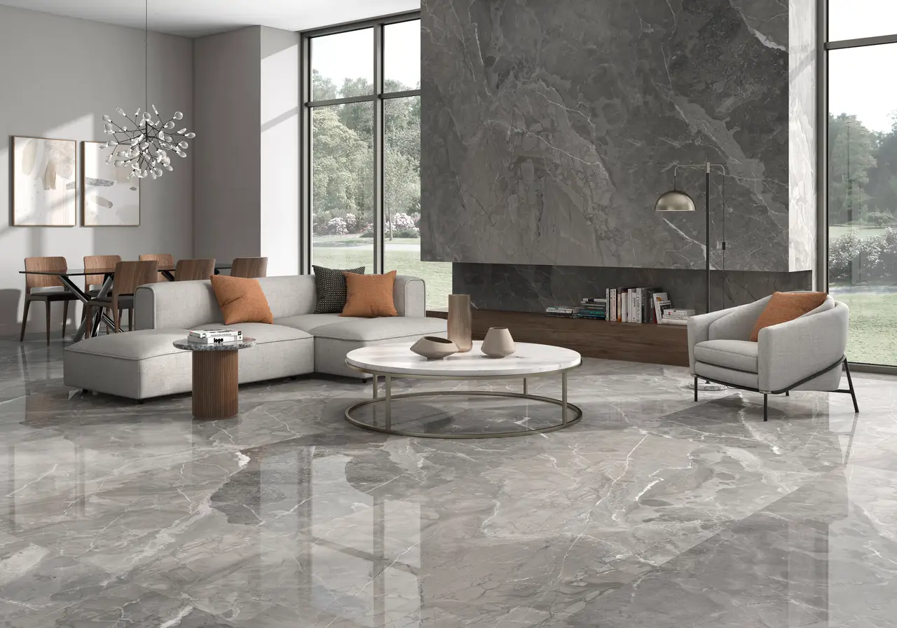 Ambiente real con porcelánico Arklam Rosa Persia 6 mm — proyecto de interiorismo